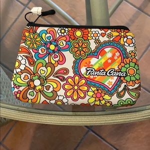 NWT Punta Cana zip bag 🇩🇴👝🌸🌺🌹👛🌼🌻🪷🥀🌷💕💞💓💗💖💘💝❤️🧡💛💚💙💜🤍🖤🤎
